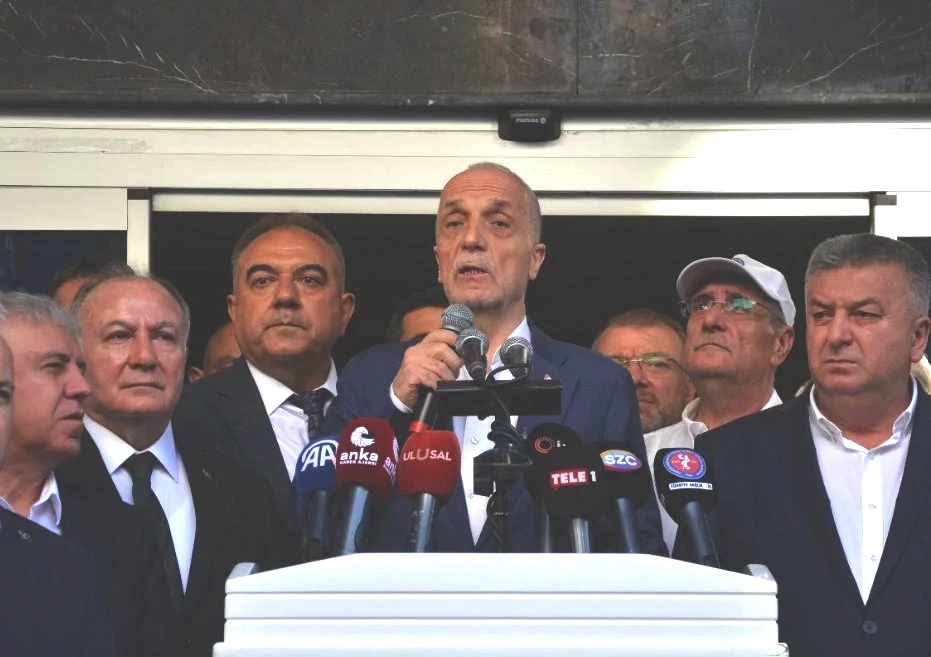 TÜRK-İŞ BAŞKANI ATALAY: DEĞERLENDİRME KRİTERLERİNİN DEĞİŞMESİ GEREKİYOR TÜRK-İŞ BAŞKANI ATALAY: DEĞERLENDİRME KRİTERLERİNİN DEĞİŞMESİ GEREKİYOR